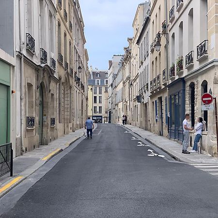 Suite Du Lion/Ac Historic Flat, Marais, 4-5 Guests باريس المظهر الخارجي الصورة