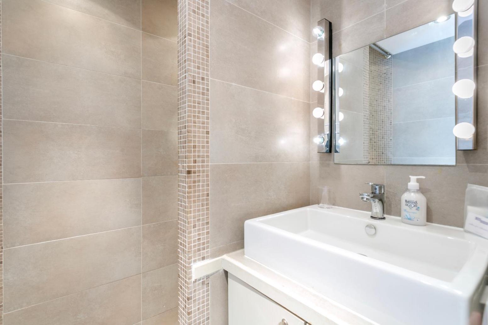Suite Du Lion/Ac Historic Flat, Marais, 4-5 Guests باريس المظهر الخارجي الصورة