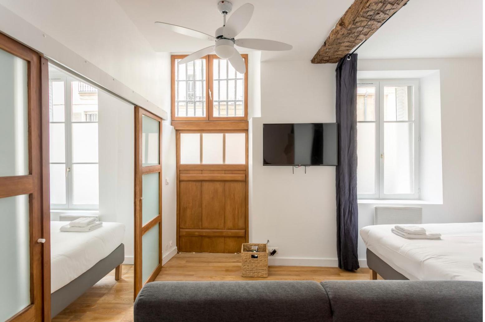 Suite Du Lion/Ac Historic Flat, Marais, 4-5 Guests باريس المظهر الخارجي الصورة