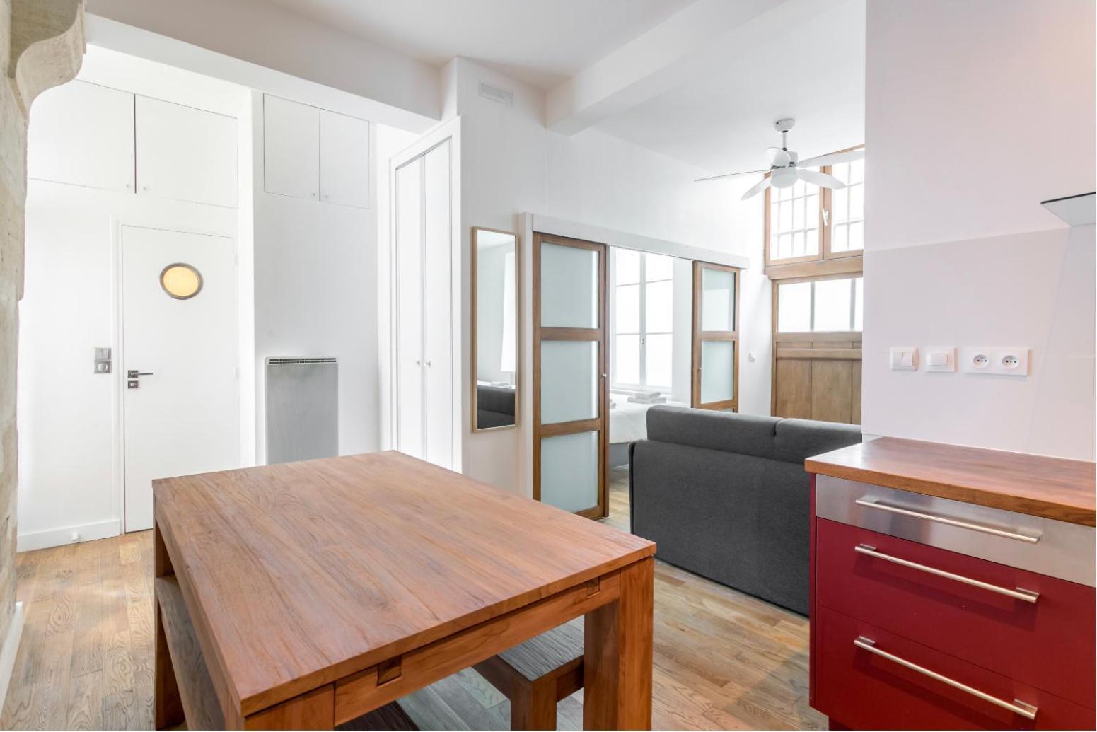 Suite Du Lion/Ac Historic Flat, Marais, 4-5 Guests باريس المظهر الخارجي الصورة