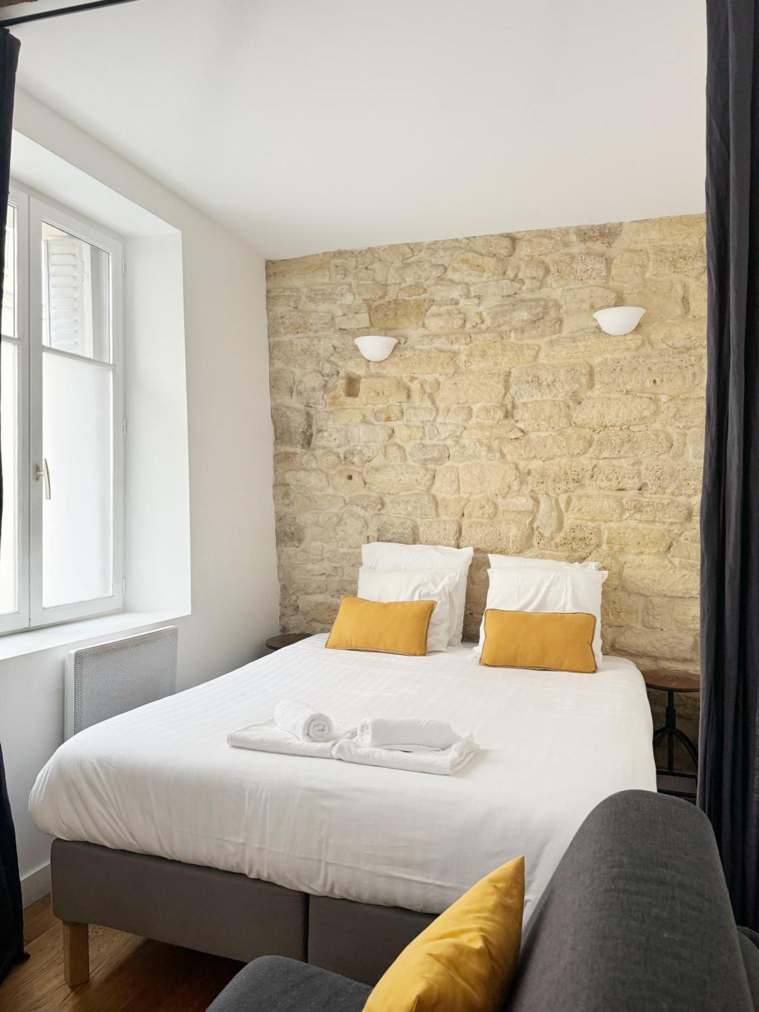Suite Du Lion/Ac Historic Flat, Marais, 4-5 Guests باريس المظهر الخارجي الصورة